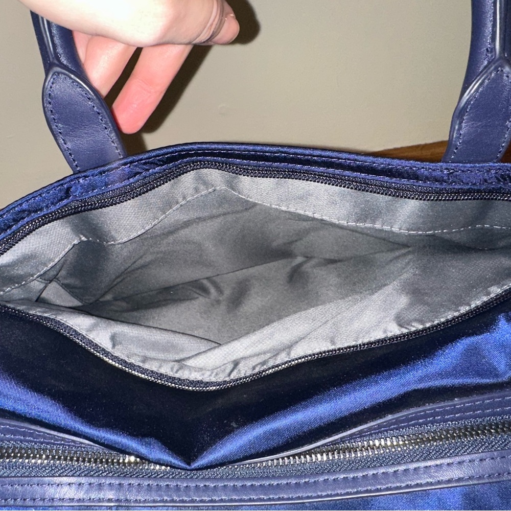 Tumi Navy Blue Travel Bag - Picture 8 of 13